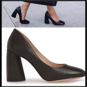 Like new modern black round toe heels size 9